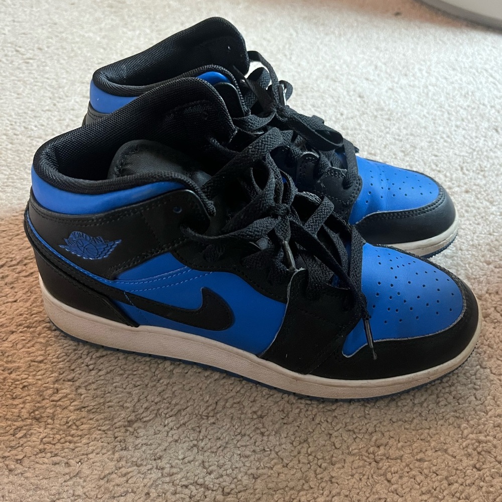 Youth air Jordan’s size 5.5